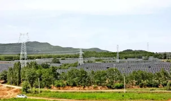中國(guó)十三省最大光伏電站在這里！欽州康熙嶺的光伏電站能排上號(hào)了嗎？