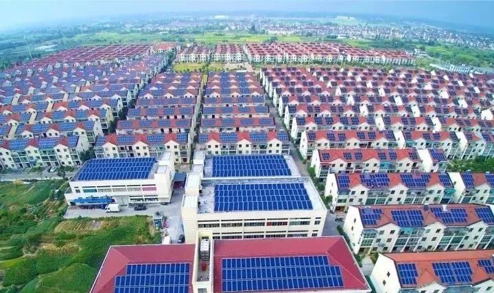 光伏發(fā)電“租房頂、免費裝”新套路，警惕陰陽合同，天上不會掉餡餅！