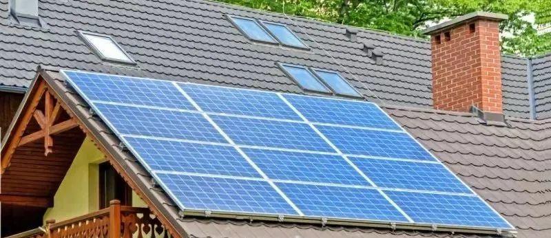 光伏發(fā)電“租房頂、免費裝”新套路，警惕陰陽合同，天上不會掉餡餅！
